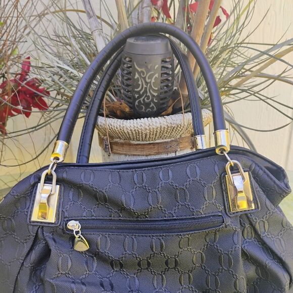 Coofit Elegant Black Satchel with Gold Accents and Curved Handles - Picture 15 of 15